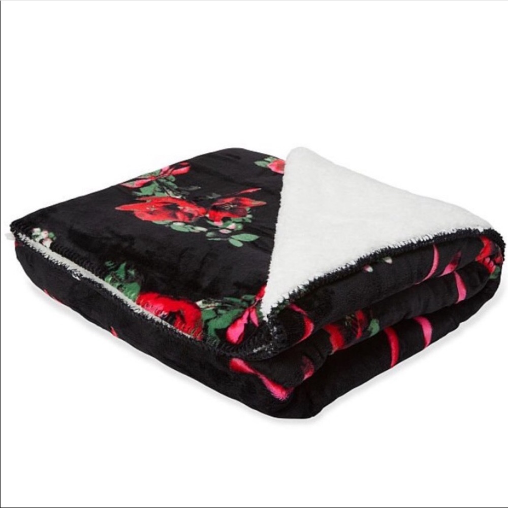 Victorias Secret VS Sherpa flower rose blanket NWT